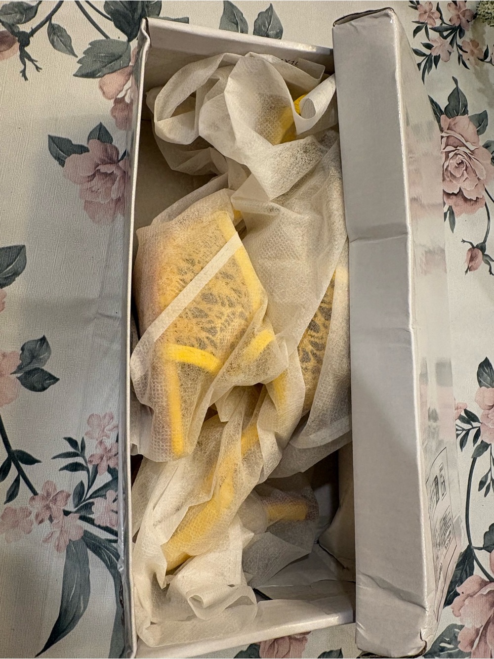 SHEIN Bright Yellow Lace Bow Slingback Heels - Picture 3 of 4